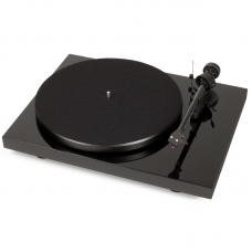 Проигрыватель винила Pro-Ject Debut Carbon (DC) piano black (Ortofon 2M-RED)