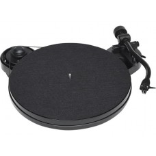PRO-JECT Проигрыватель пластинок RPM1 Carbon 2M Red ЧЕРНЫЙ ЛАК EAN:9120050435285