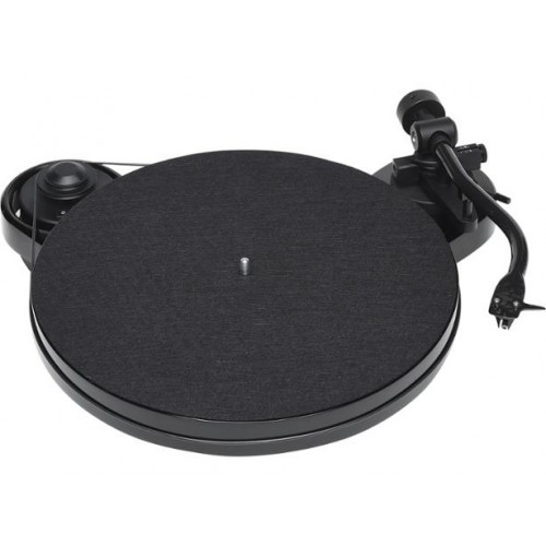 PRO-JECT Проигрыватель пластинок RPM1 Carbon 2M Red ЧЕРНЫЙ ЛАК EAN:9120050435285
